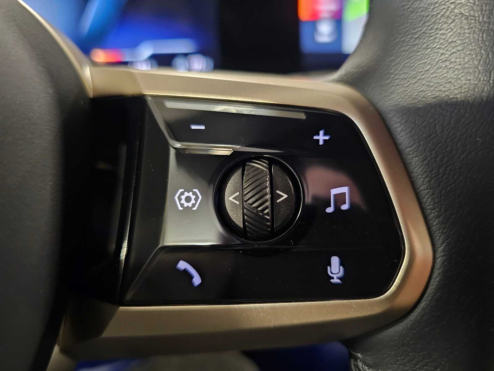 Thumbnail: 2023 BMW iX - 18