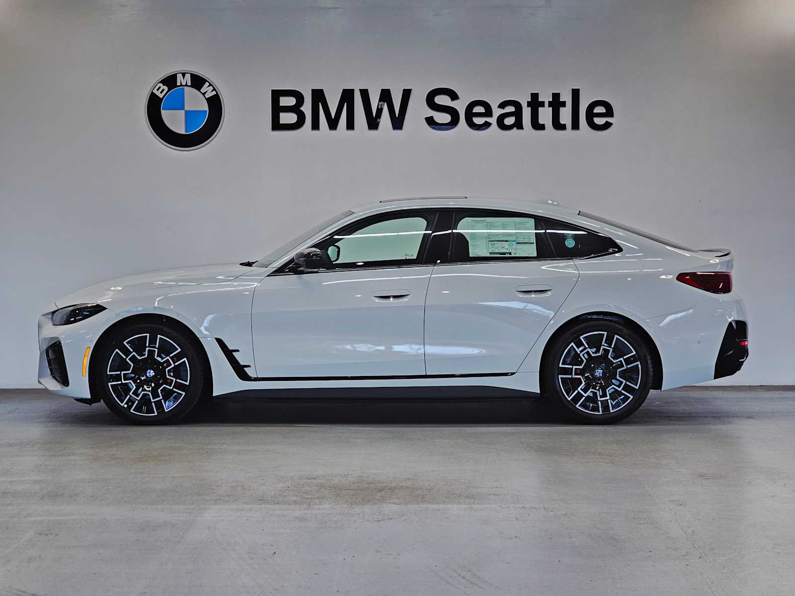 Thumbnail: 2025 BMW i4 - 3