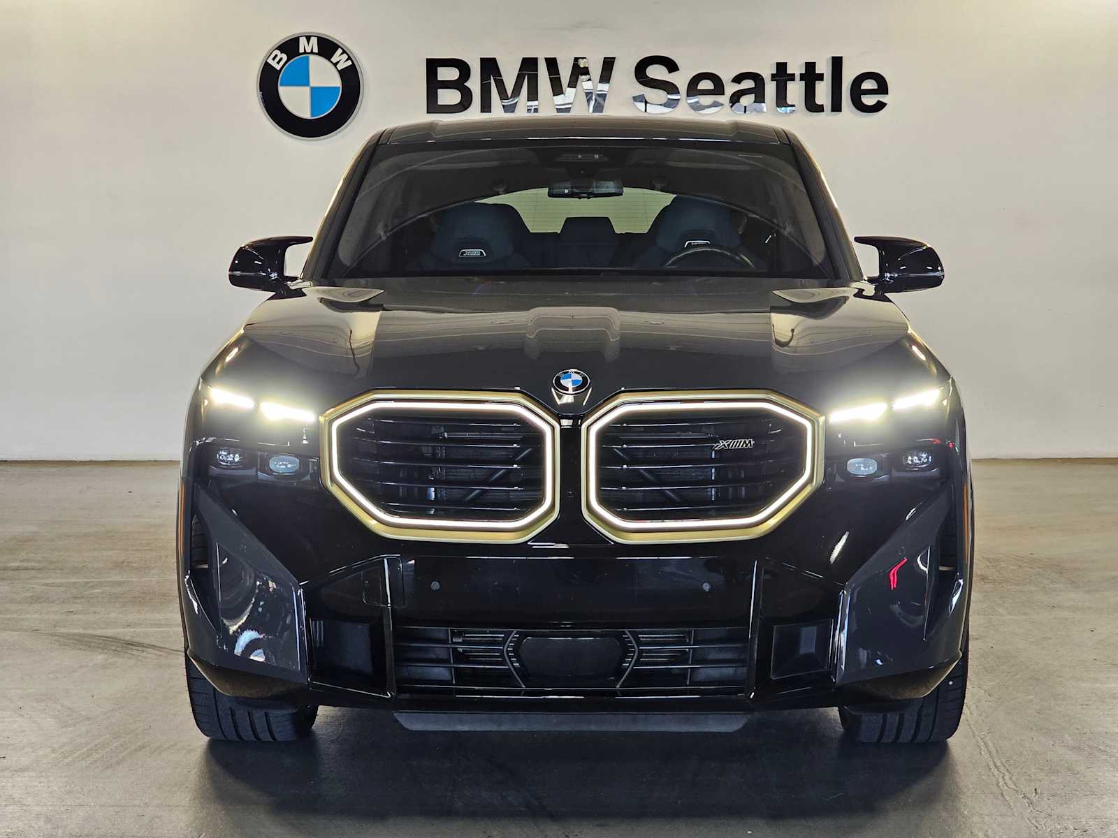 Thumbnail: 2023 BMW XM - 6