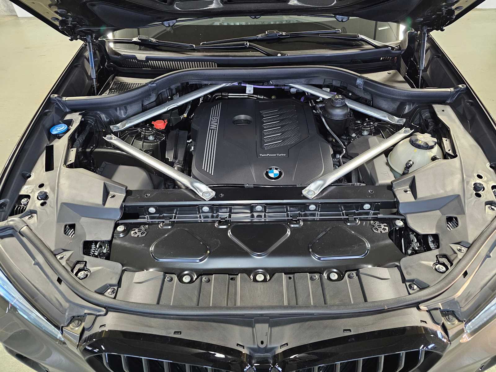 Thumbnail: 2023 BMW X5 - 9