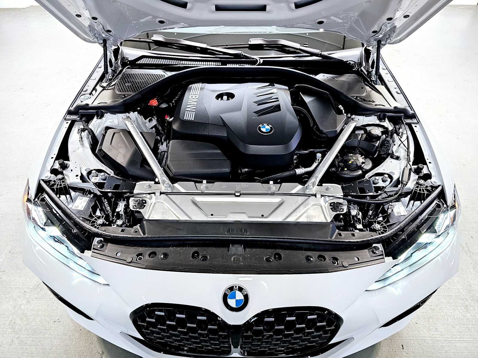 Thumbnail: 2025 BMW 4 Series - 9