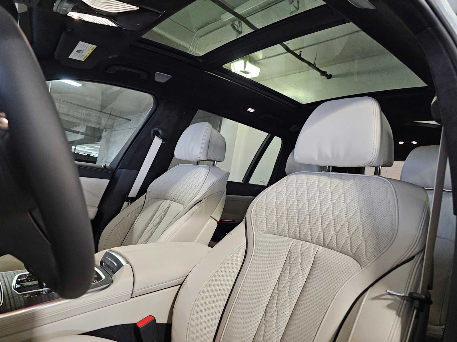 Thumbnail: 2026 BMW X7 - 33