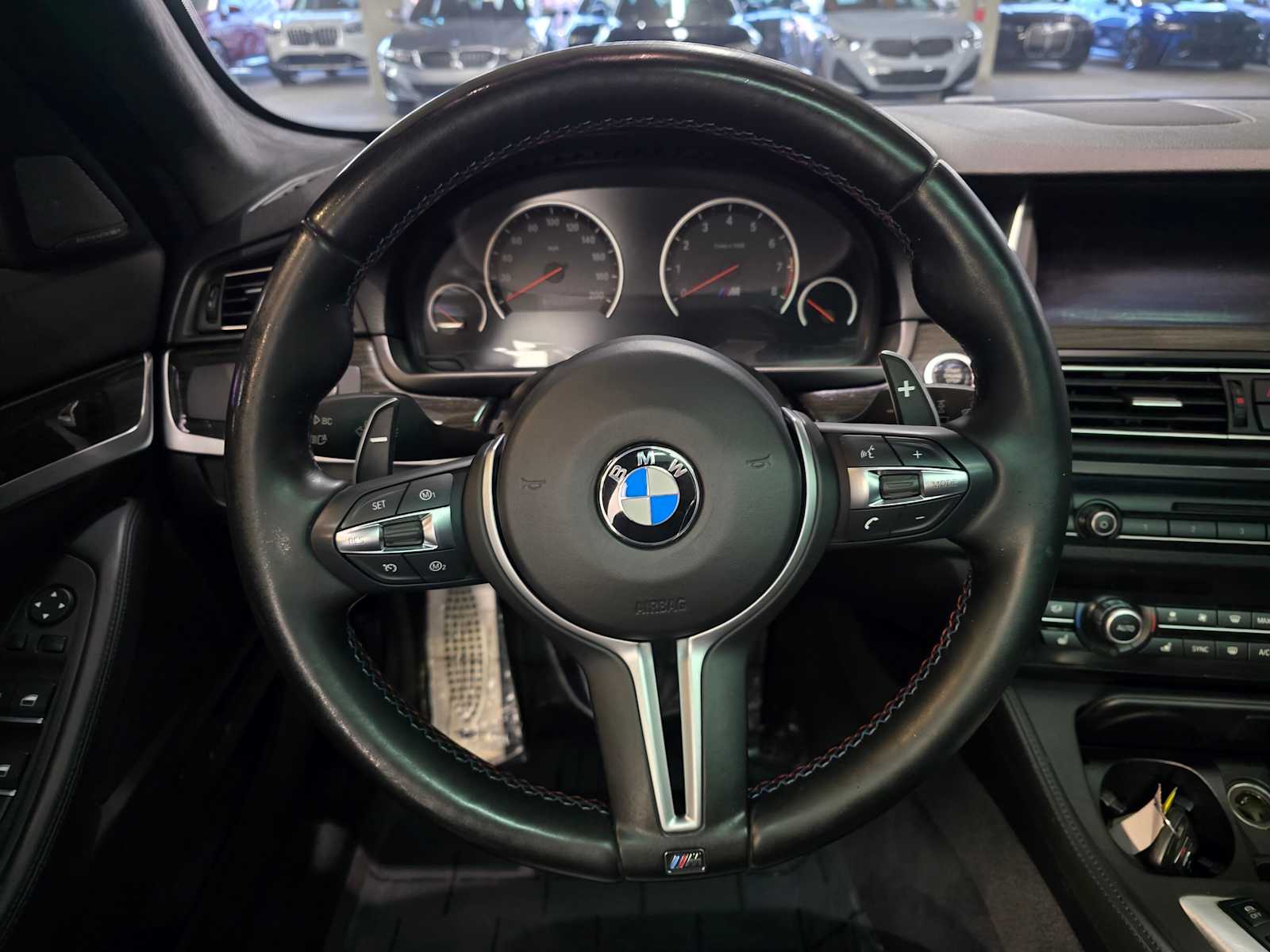 Thumbnail: 2015 BMW M5 - 11