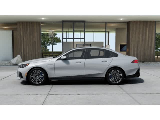 Thumbnail: 2026 BMW 5 Series - 4
