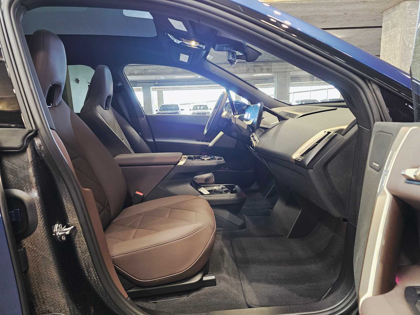 Thumbnail: 2025 BMW iX - 27