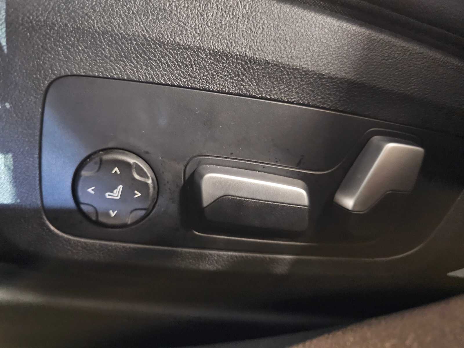 Thumbnail: 2023 BMW i4 - 29