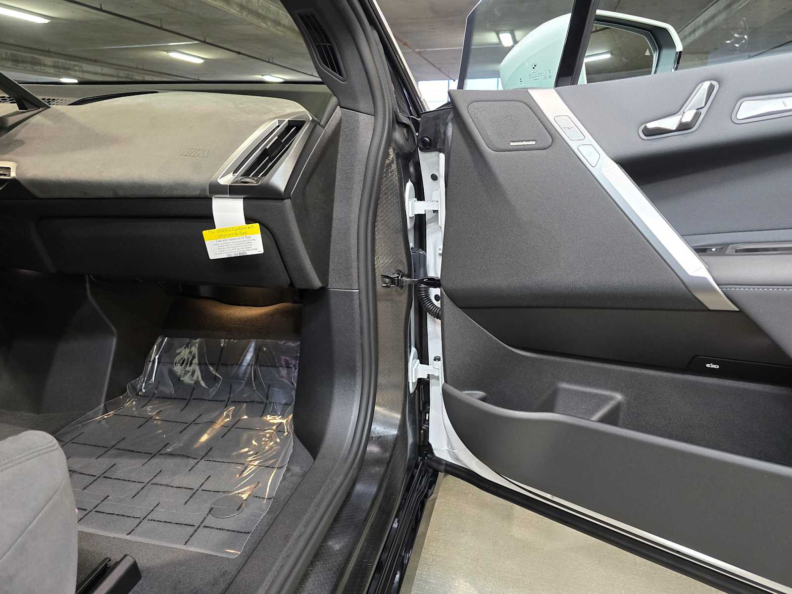 Thumbnail: 2026 BMW iX - 30