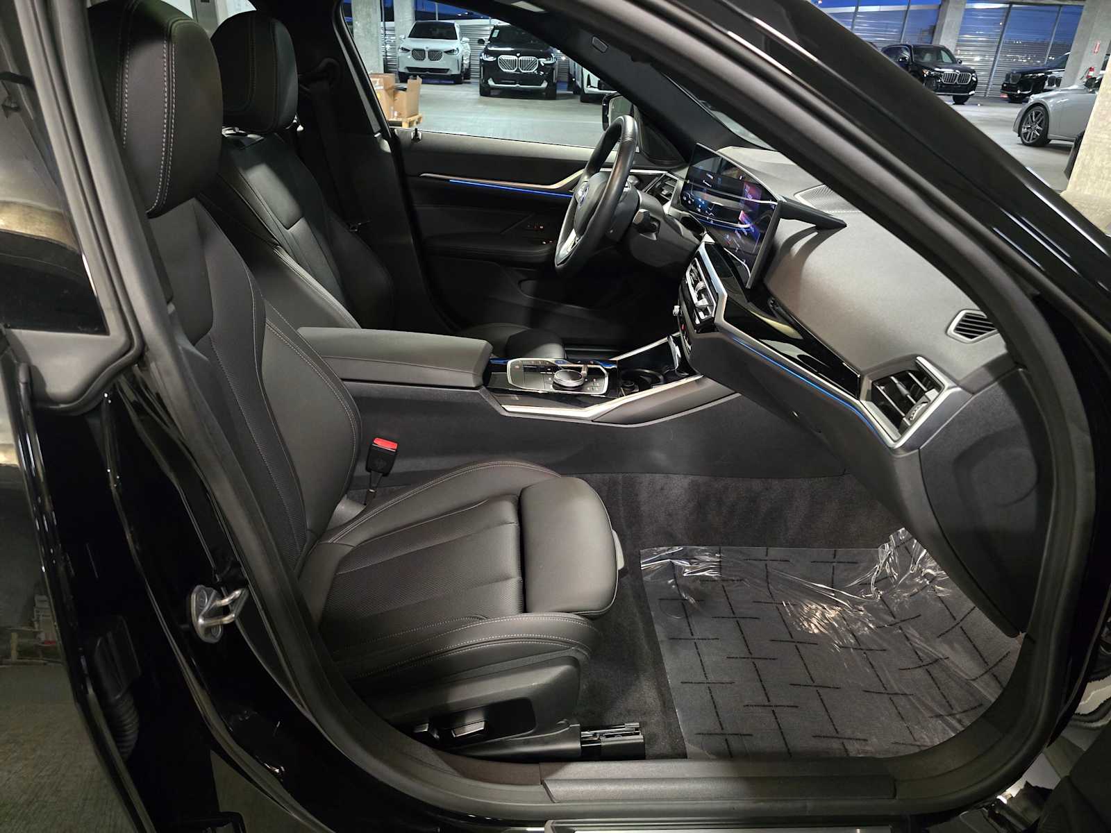 Thumbnail: 2023 BMW i4 - 34