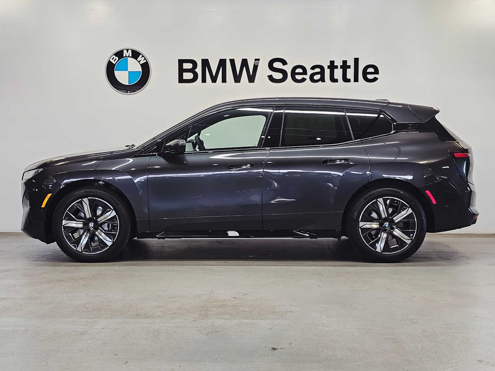 Thumbnail: 2026 BMW iX - 3