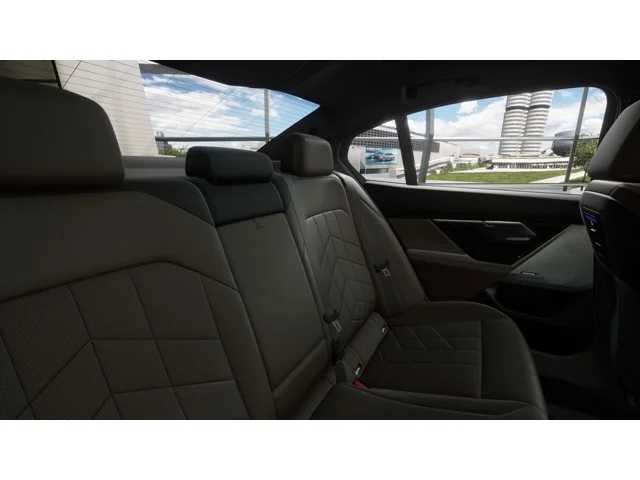 Thumbnail: 2026 BMW 5 Series - 12