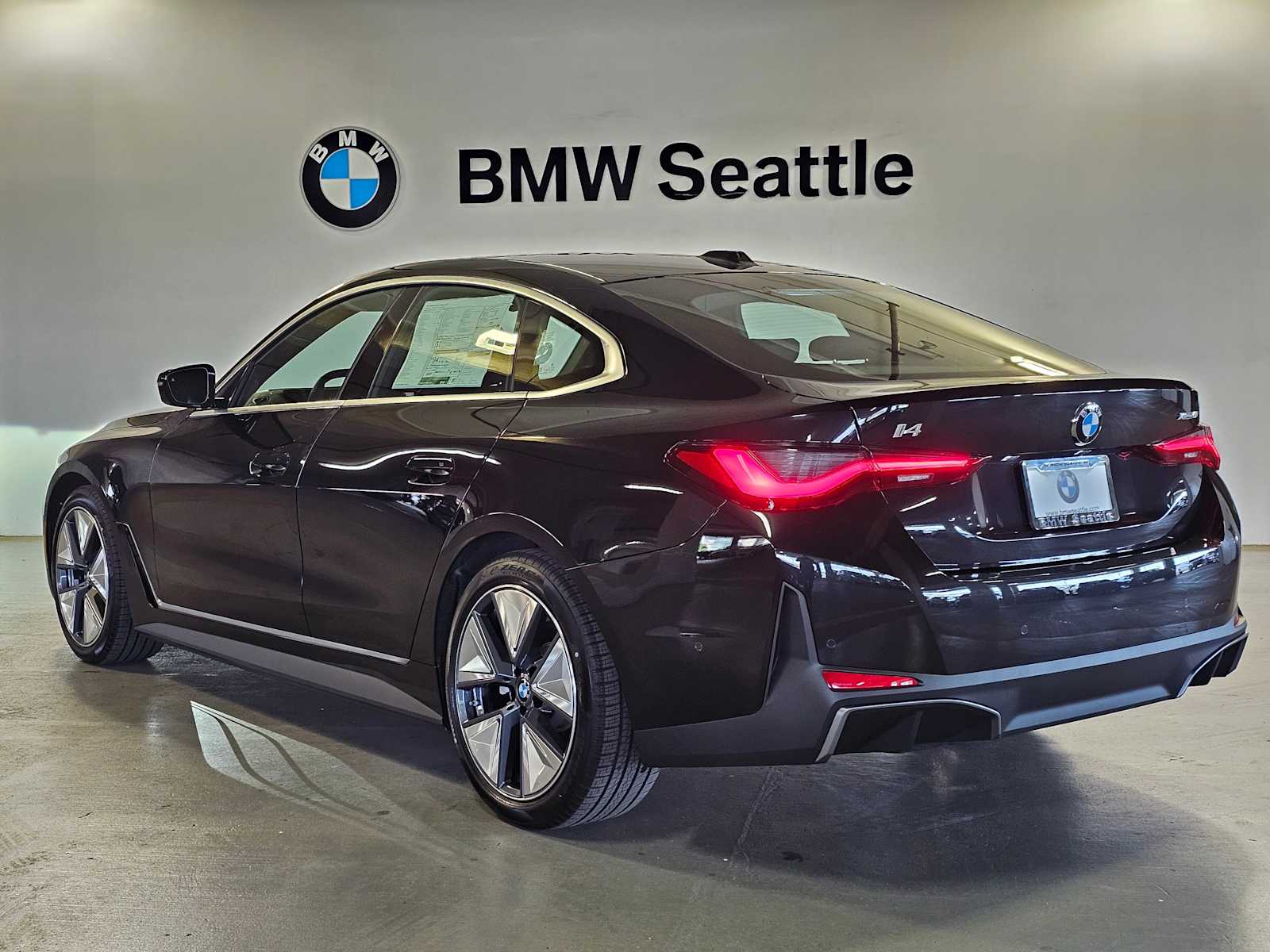 Thumbnail: 2026 BMW i4 - 4