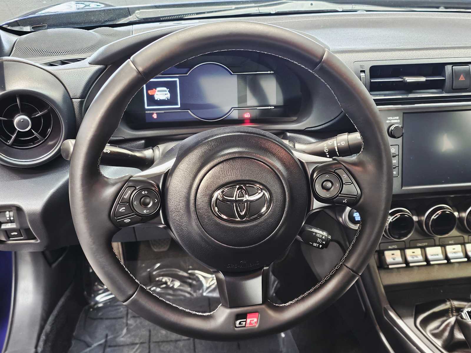 Thumbnail: 2023 Toyota GR86 - 11