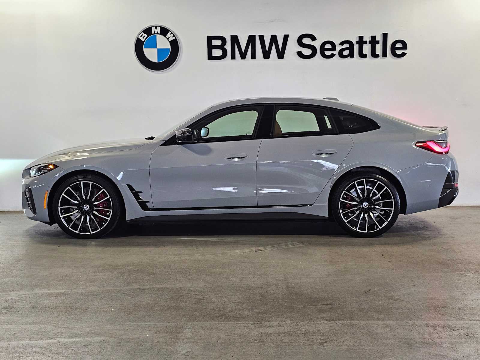 Thumbnail: 2023 BMW i4 - 2