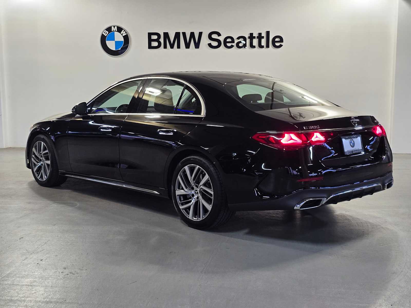 Thumbnail: 2024 Mercedes-Benz E-Class - 4