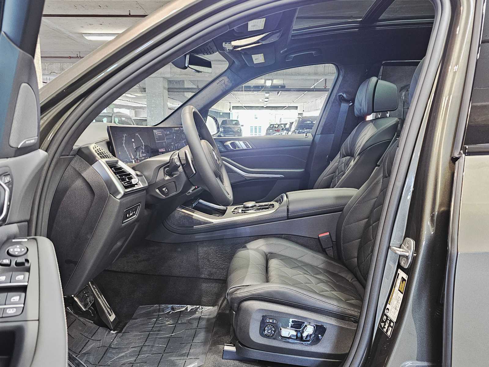 Thumbnail: 2026 BMW X7 - 23