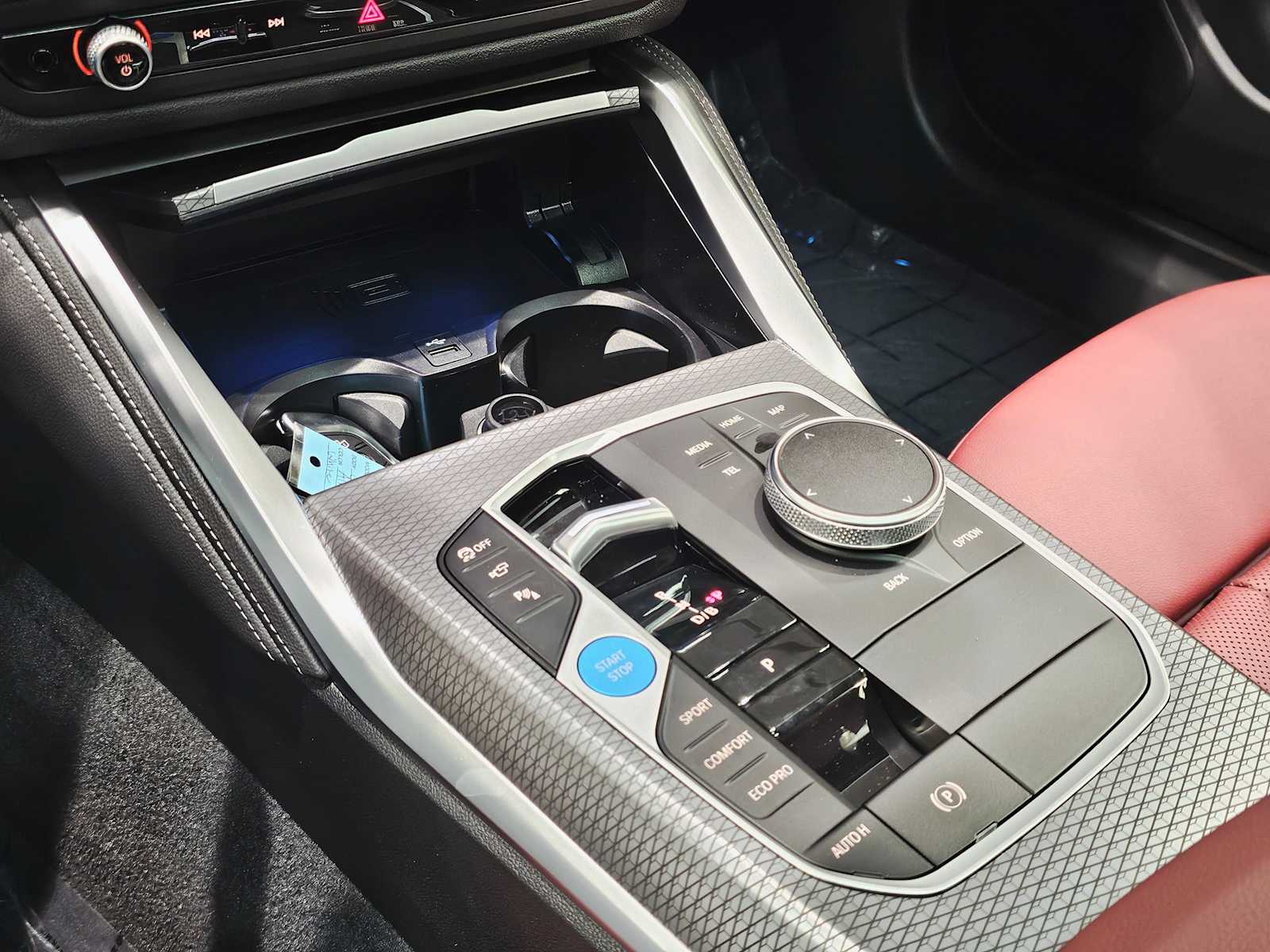 Thumbnail: 2025 BMW i4 - 17