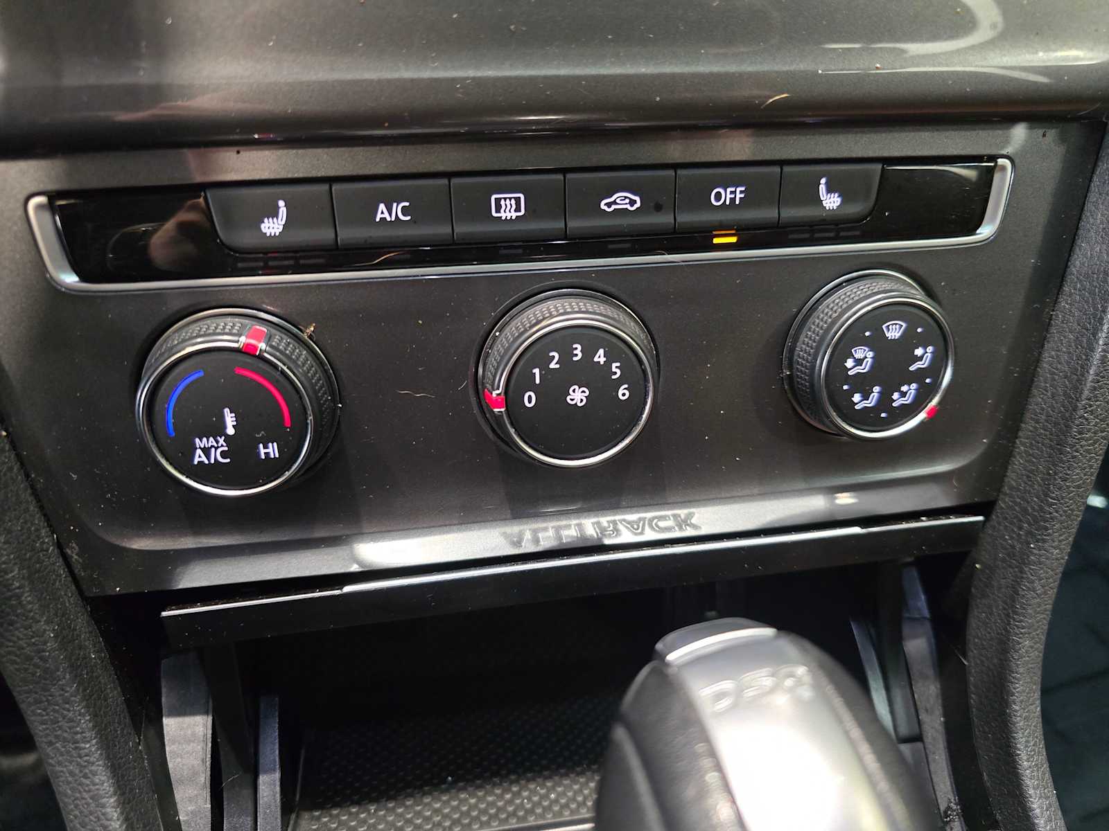 Thumbnail: 2017 Volkswagen Golf - 15