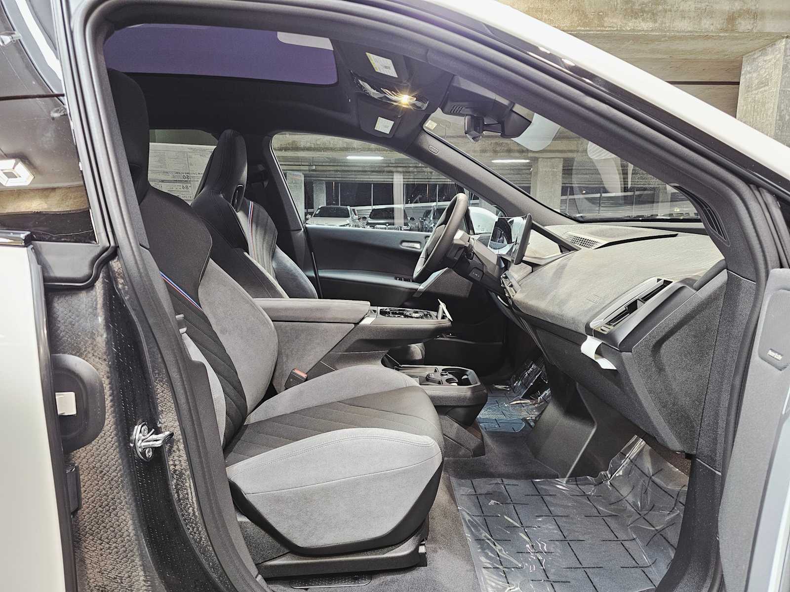 Thumbnail: 2026 BMW iX - 27