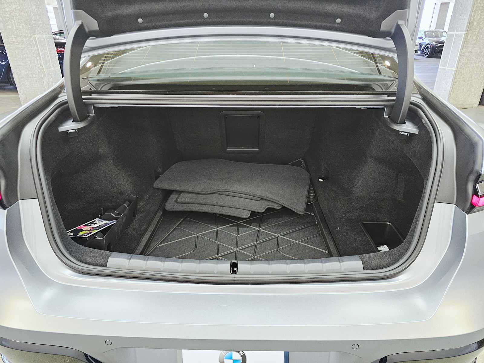 Thumbnail: 2025 BMW 7 Series - 29