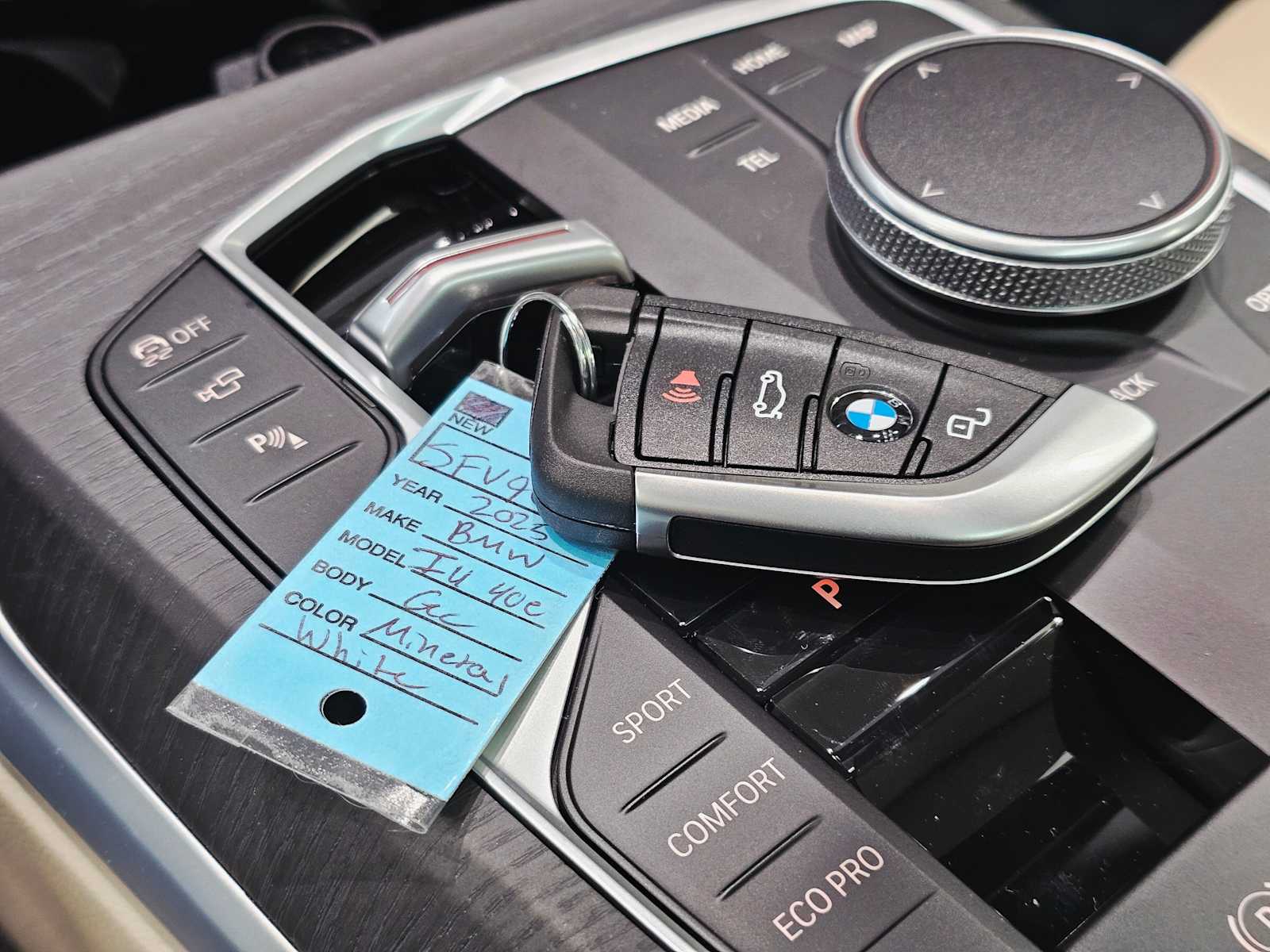 Thumbnail: 2025 BMW i4 - 30