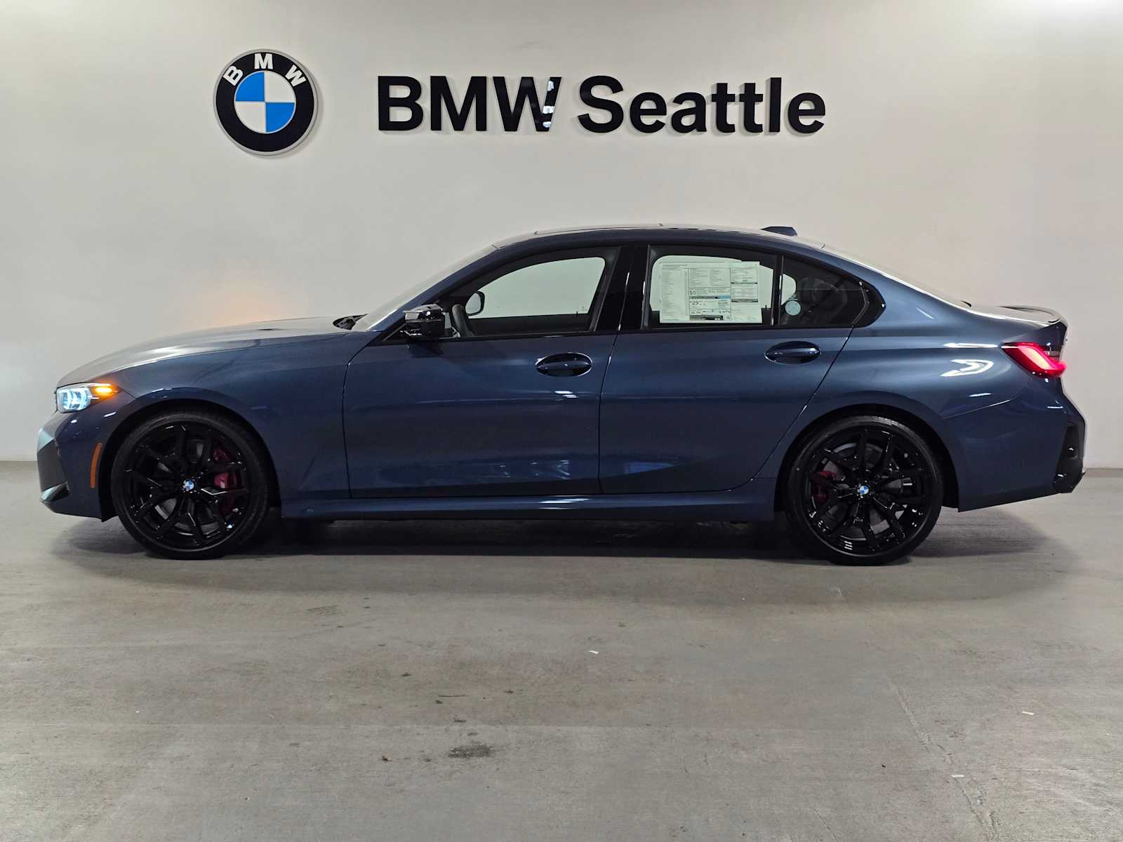 Thumbnail: 2026 BMW 3 Series - 3