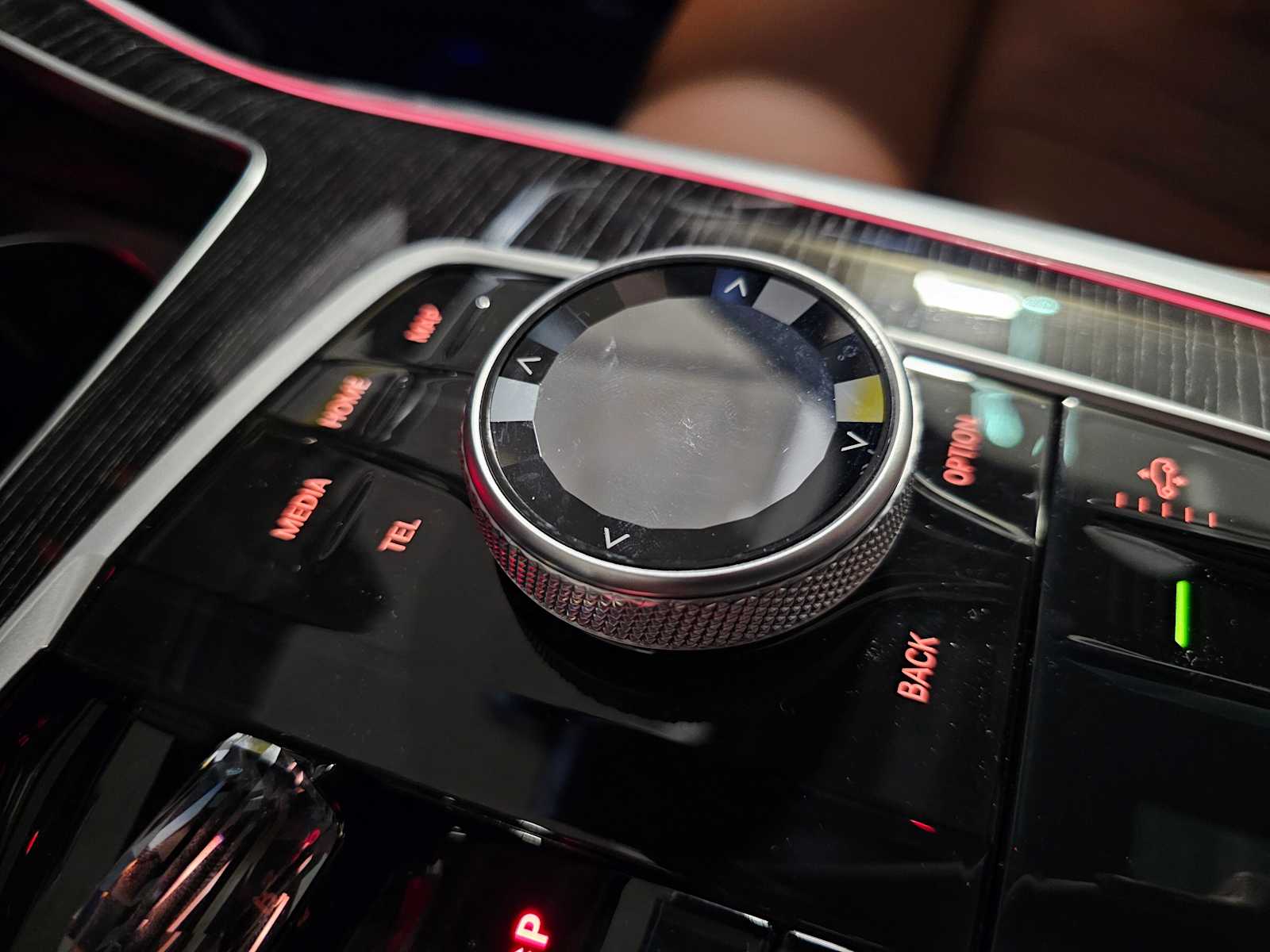 Thumbnail: 2026 BMW X7 - 24