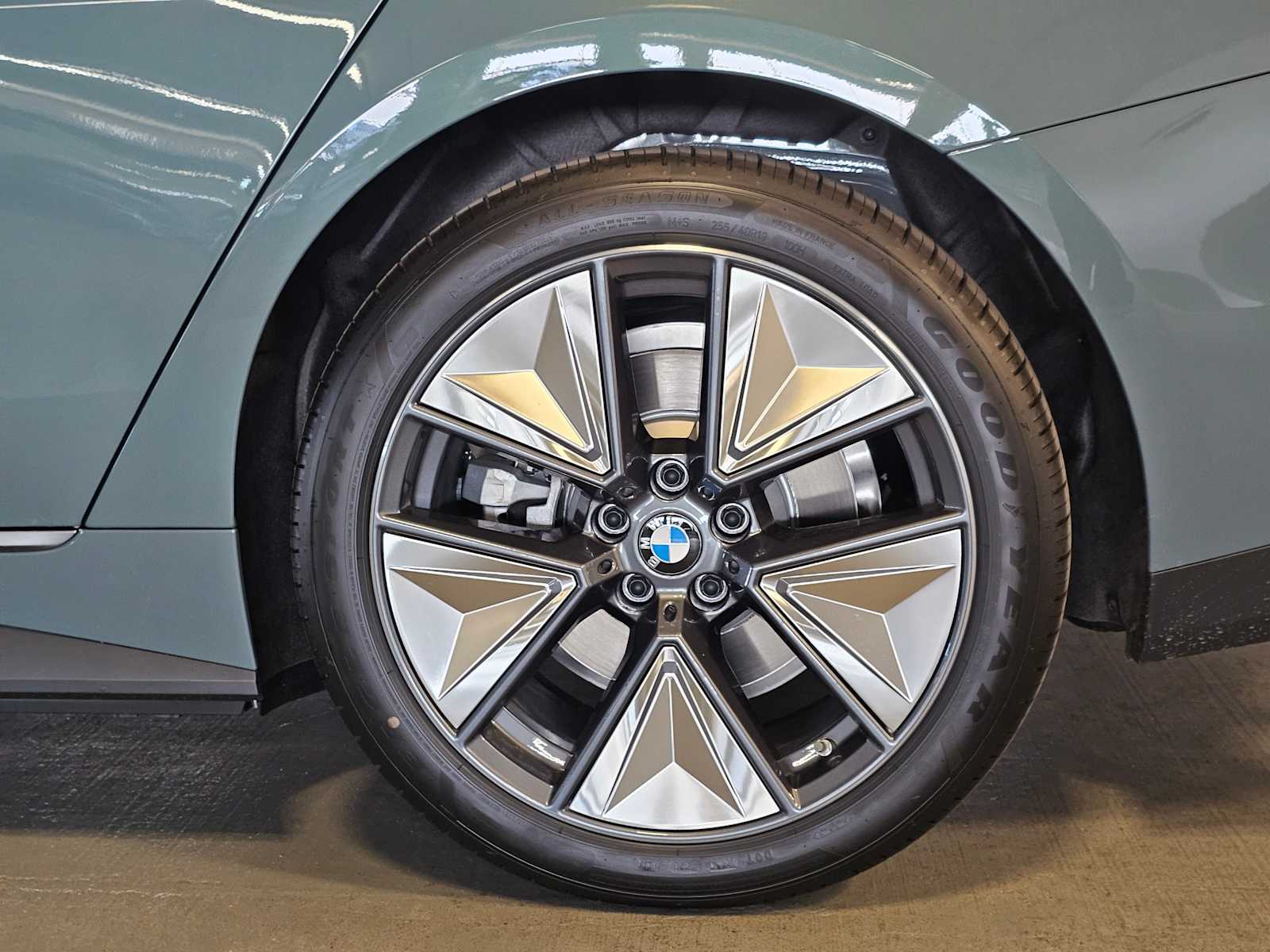 Thumbnail: 2026 BMW i4 - 8