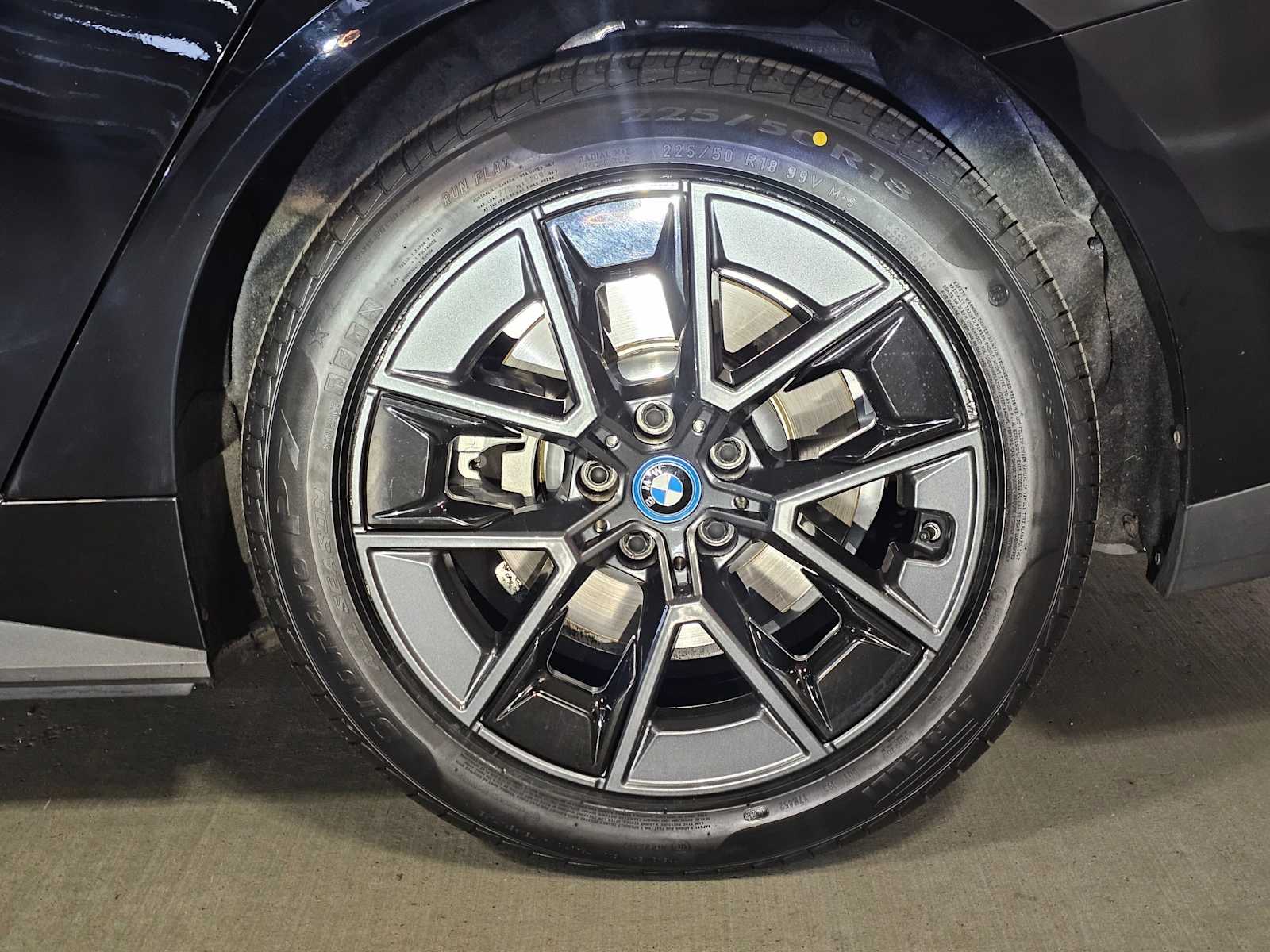 Thumbnail: 2023 BMW i4 - 8