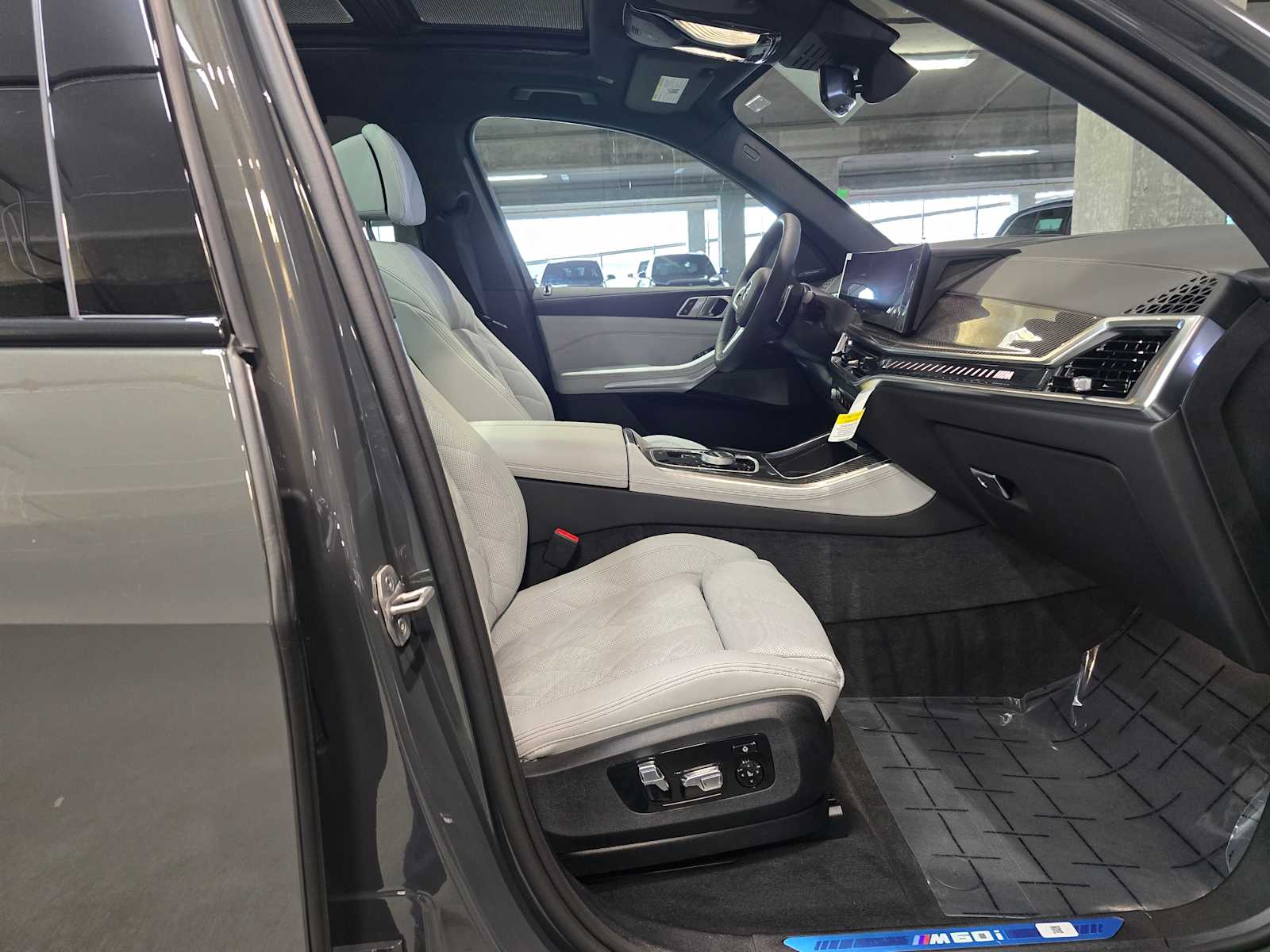 Thumbnail: 2026 BMW X5 - 32