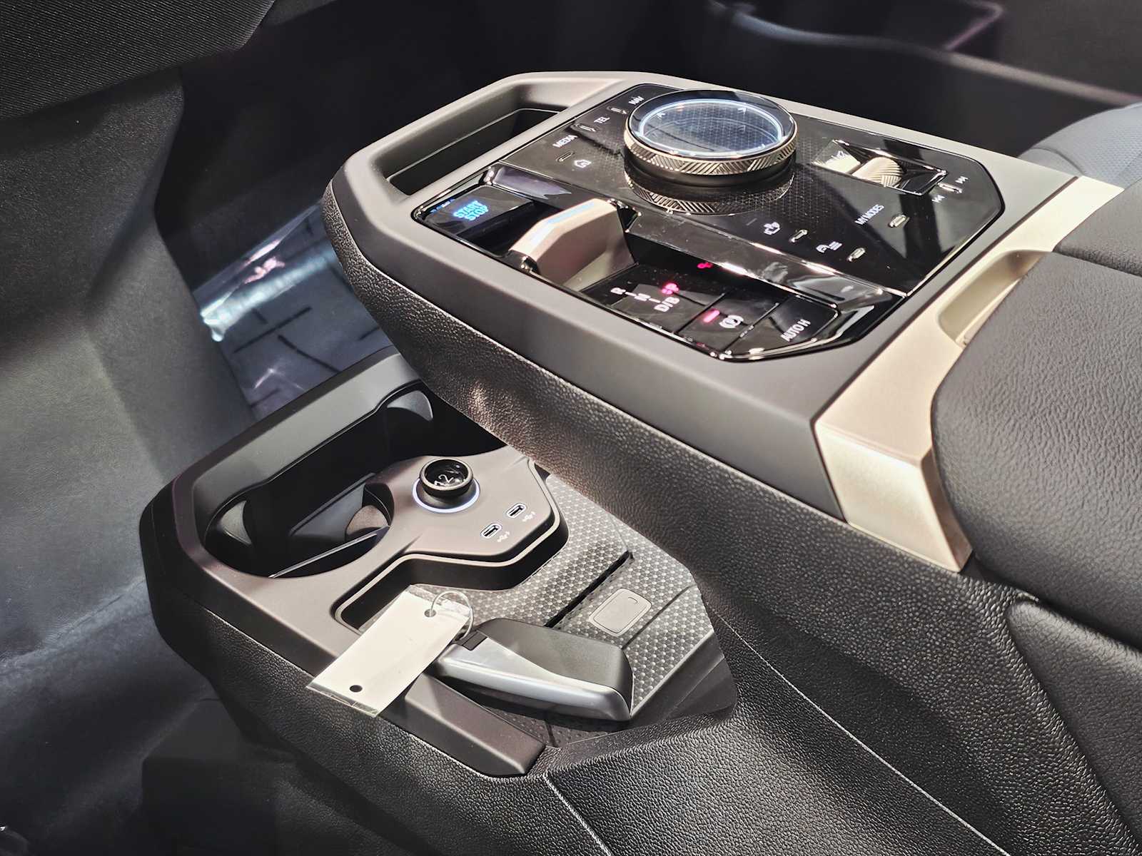 Thumbnail: 2026 BMW iX - 17