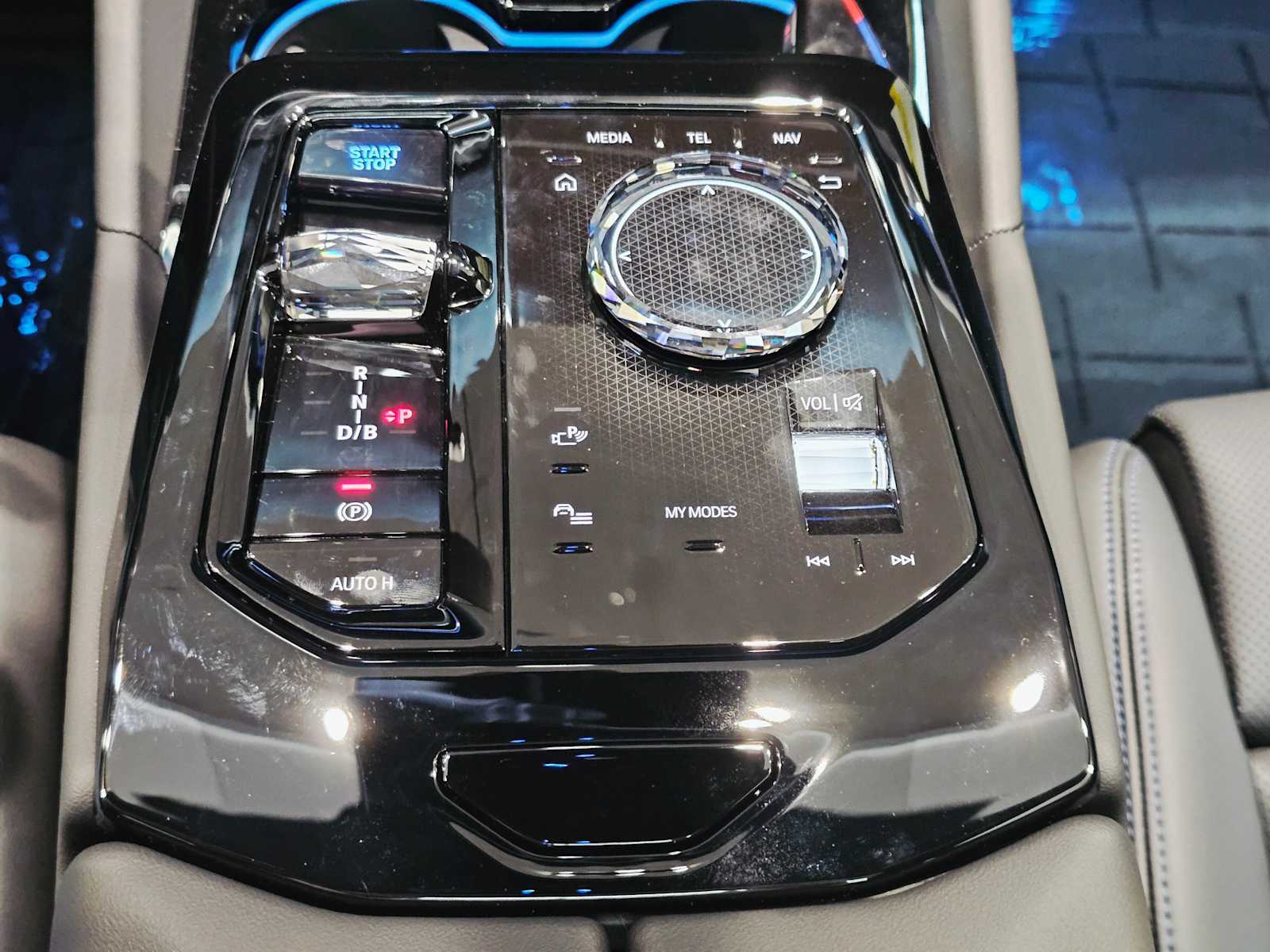 Thumbnail: 2025 BMW i5 - 18