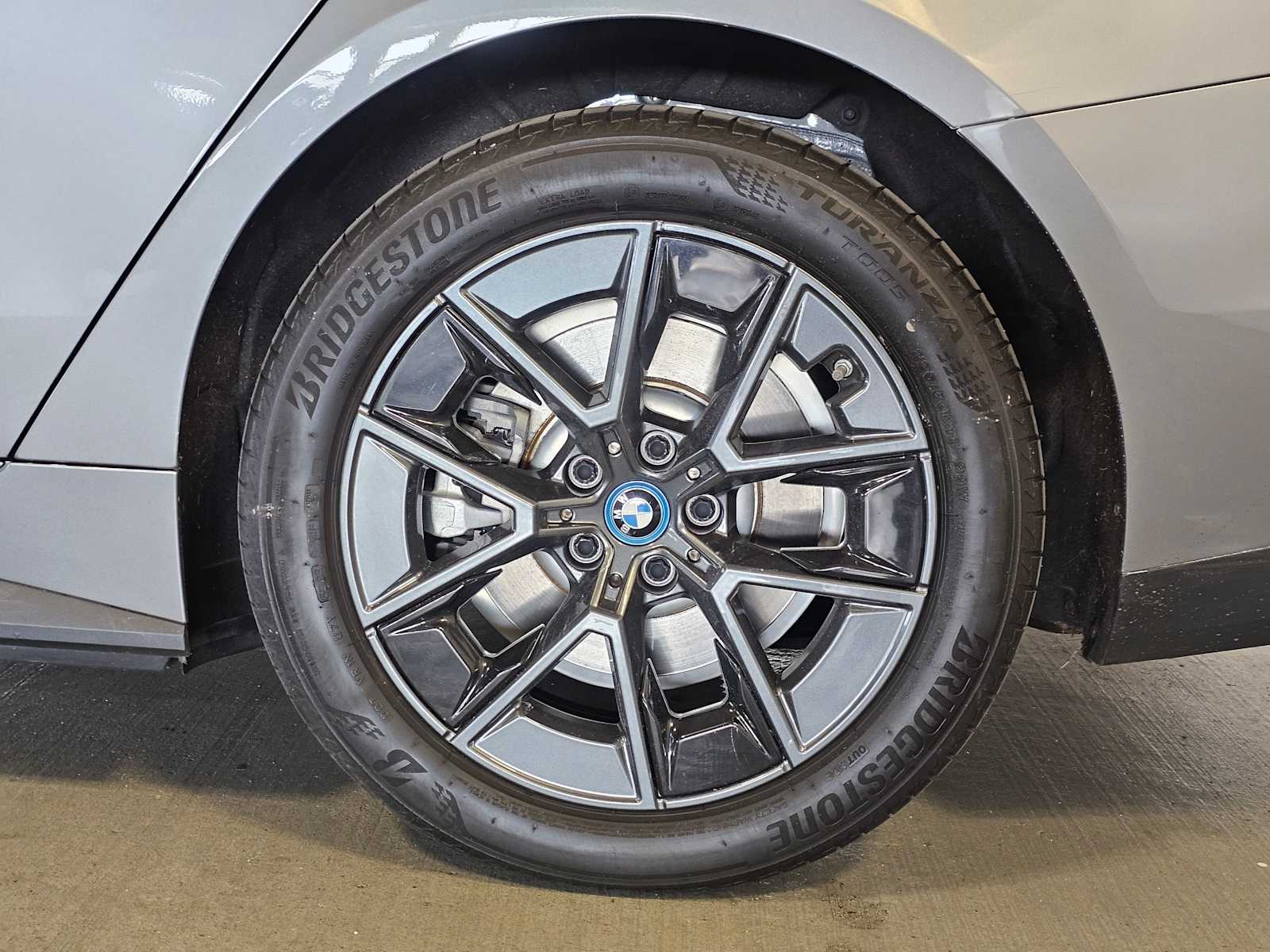 Thumbnail: 2023 BMW i4 - 8