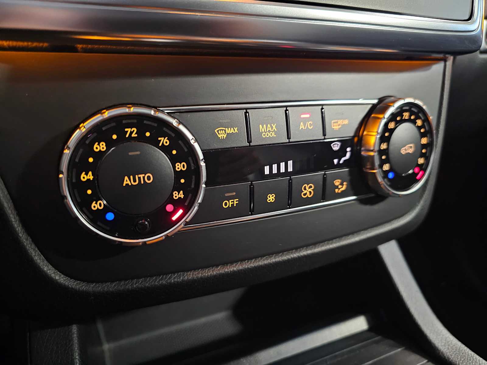 Thumbnail: 2014 Mercedes-Benz M-Class - 18