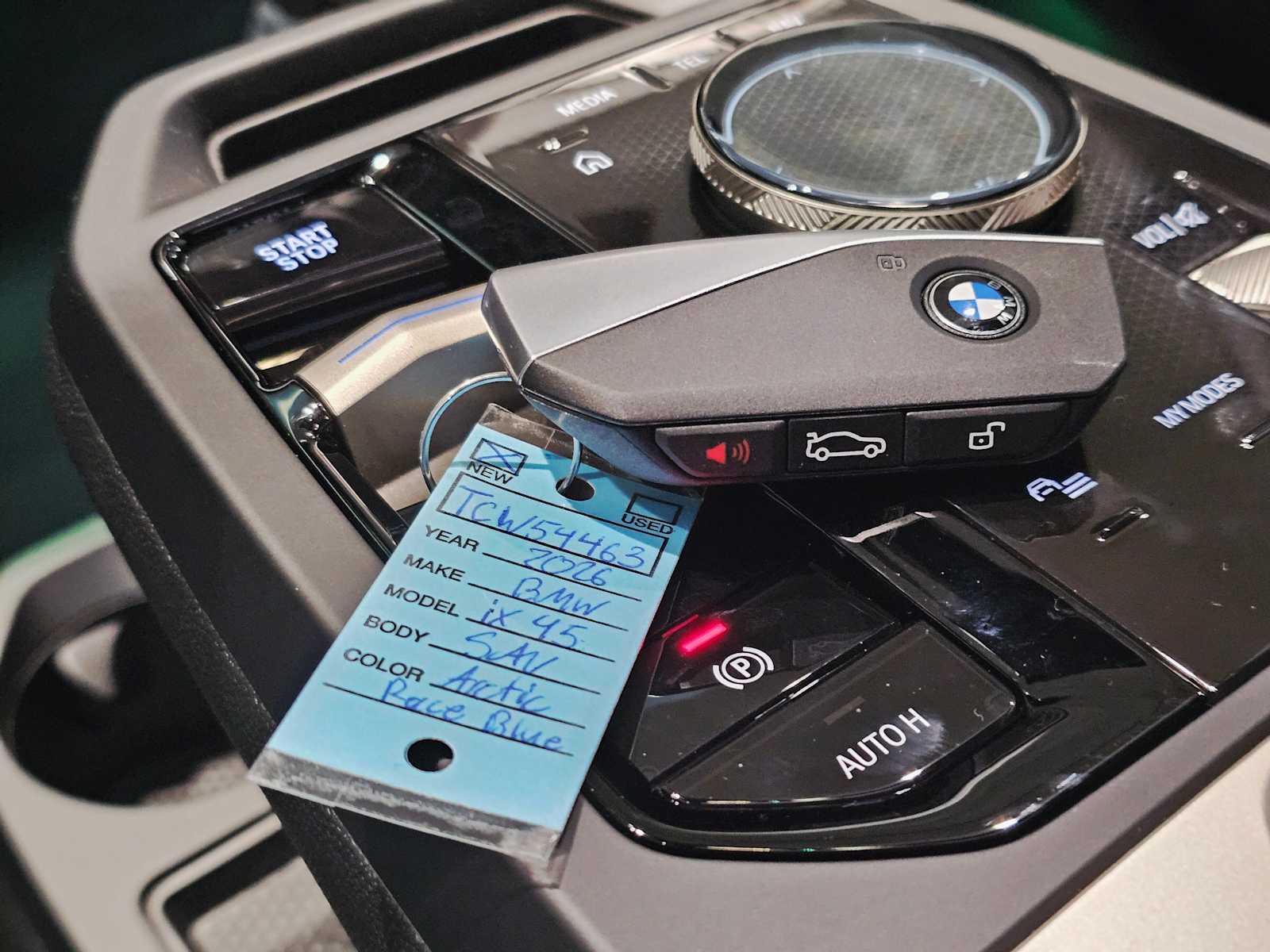 Thumbnail: 2026 BMW iX - 30