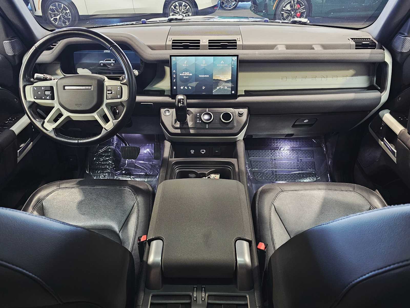 Thumbnail: 2022 Land Rover Defender - 10