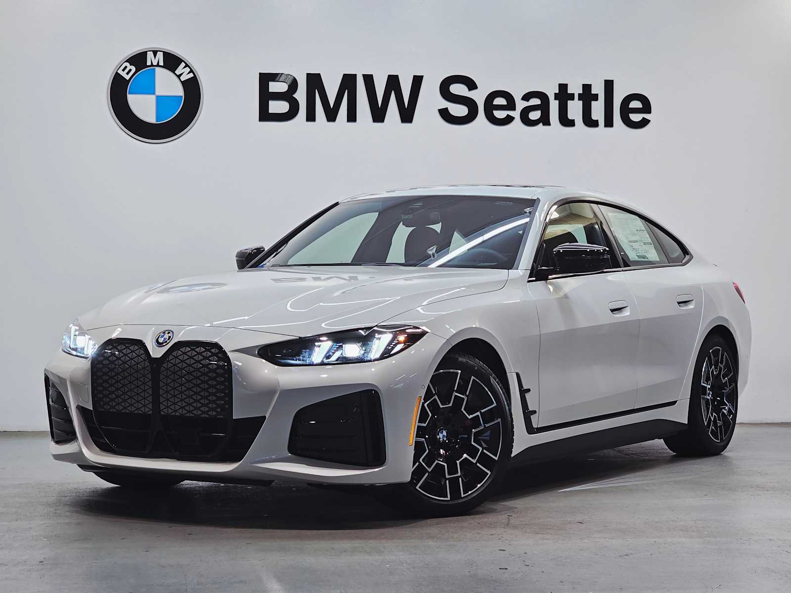 Thumbnail: 2025 BMW i4 - 1