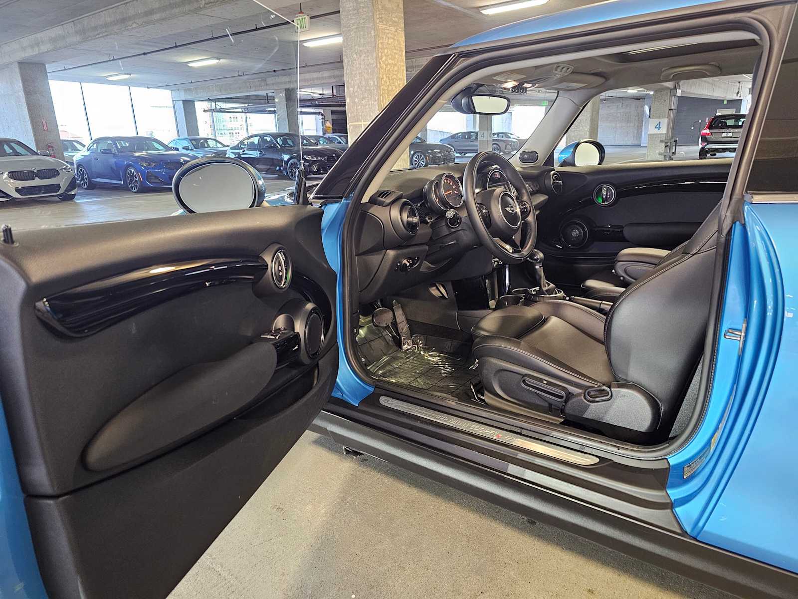 Thumbnail: 2016 MINI Cooper Hardtop - 25