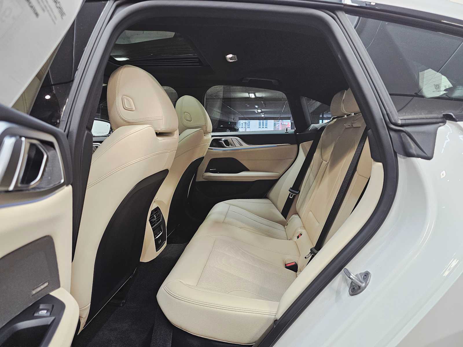 Thumbnail: 2025 BMW i4 - 25