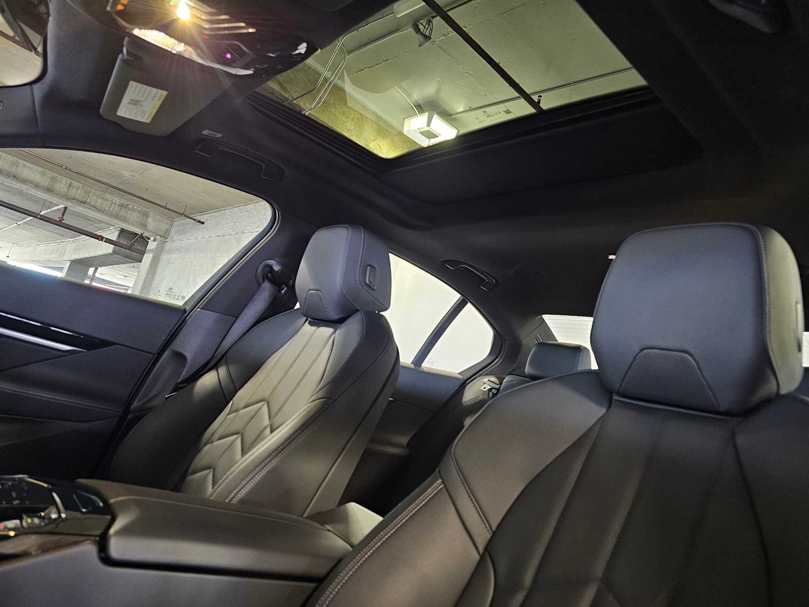 Thumbnail: 2025 BMW 5 Series - 30