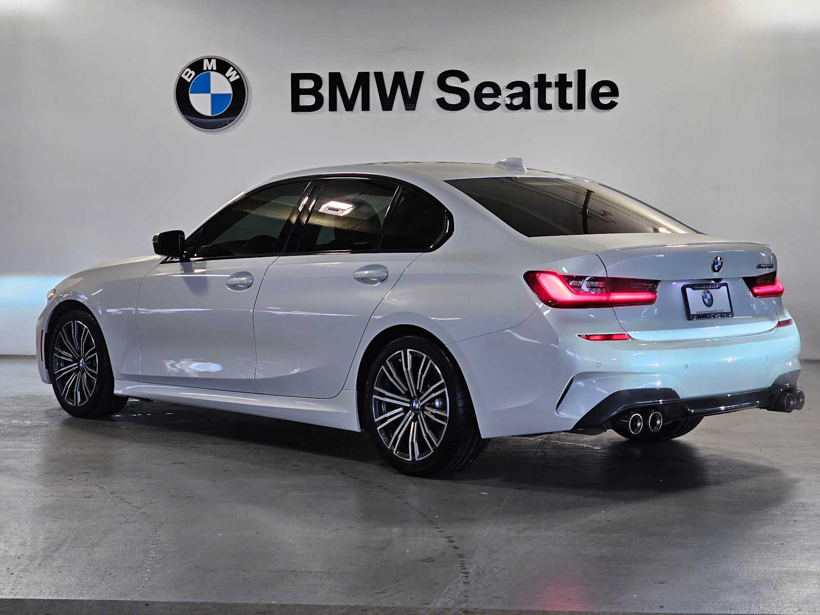 Thumbnail: 2021 BMW 3 Series - 4