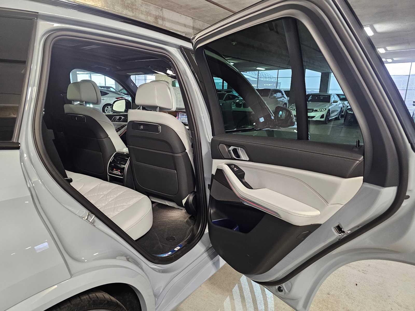 Thumbnail: 2026 BMW X5 - 39