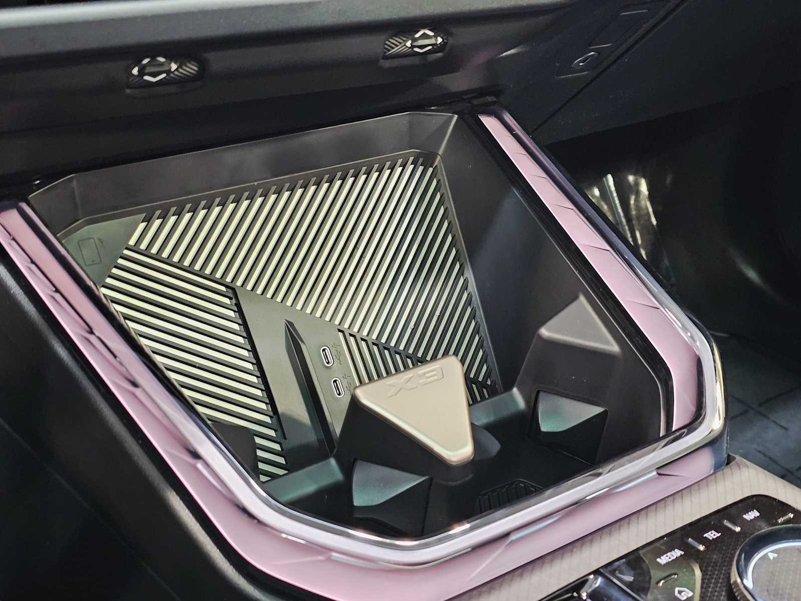 Thumbnail: 2025 BMW X3 - 19