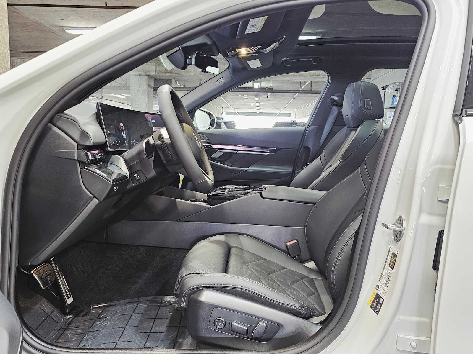 Thumbnail: 2026 BMW 5 Series - 23