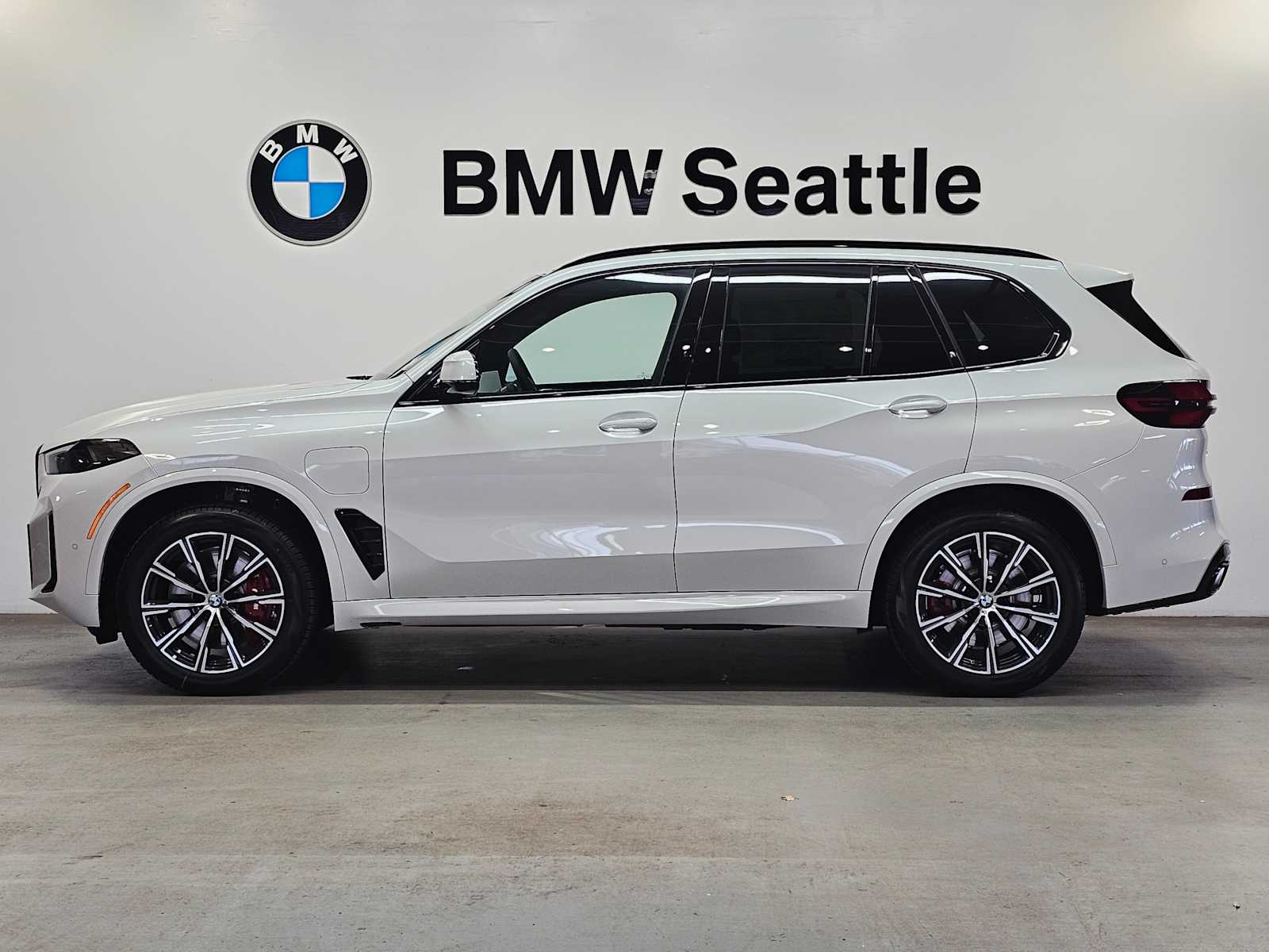 Thumbnail: 2026 BMW X5 - 3