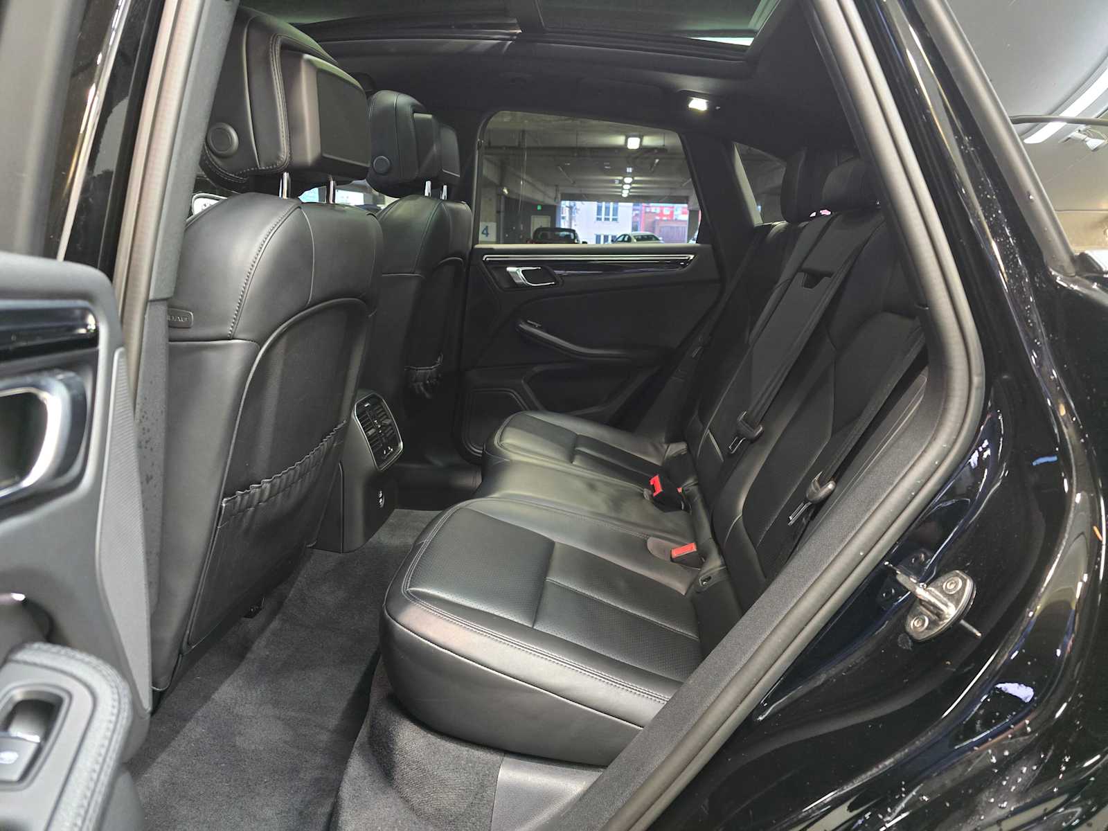 Thumbnail: 2024 Porsche Macan - 28