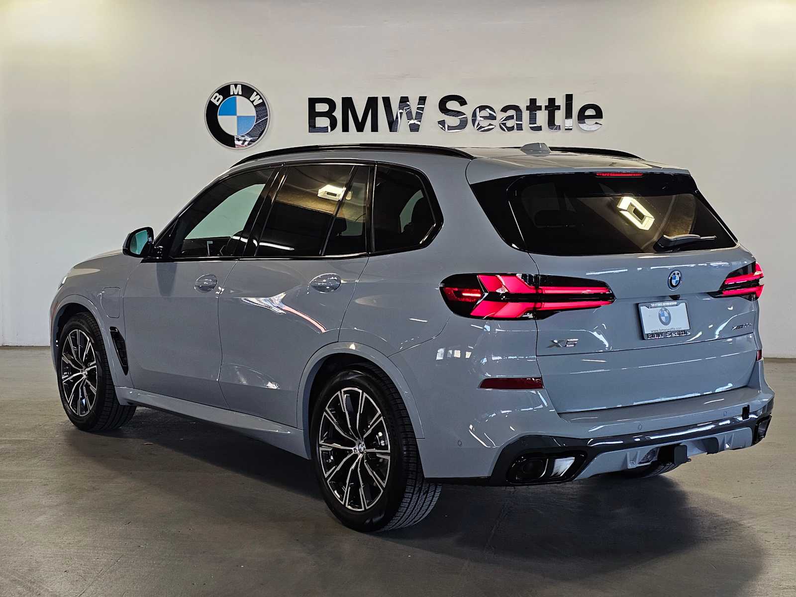 Thumbnail: 2026 BMW X5 - 4