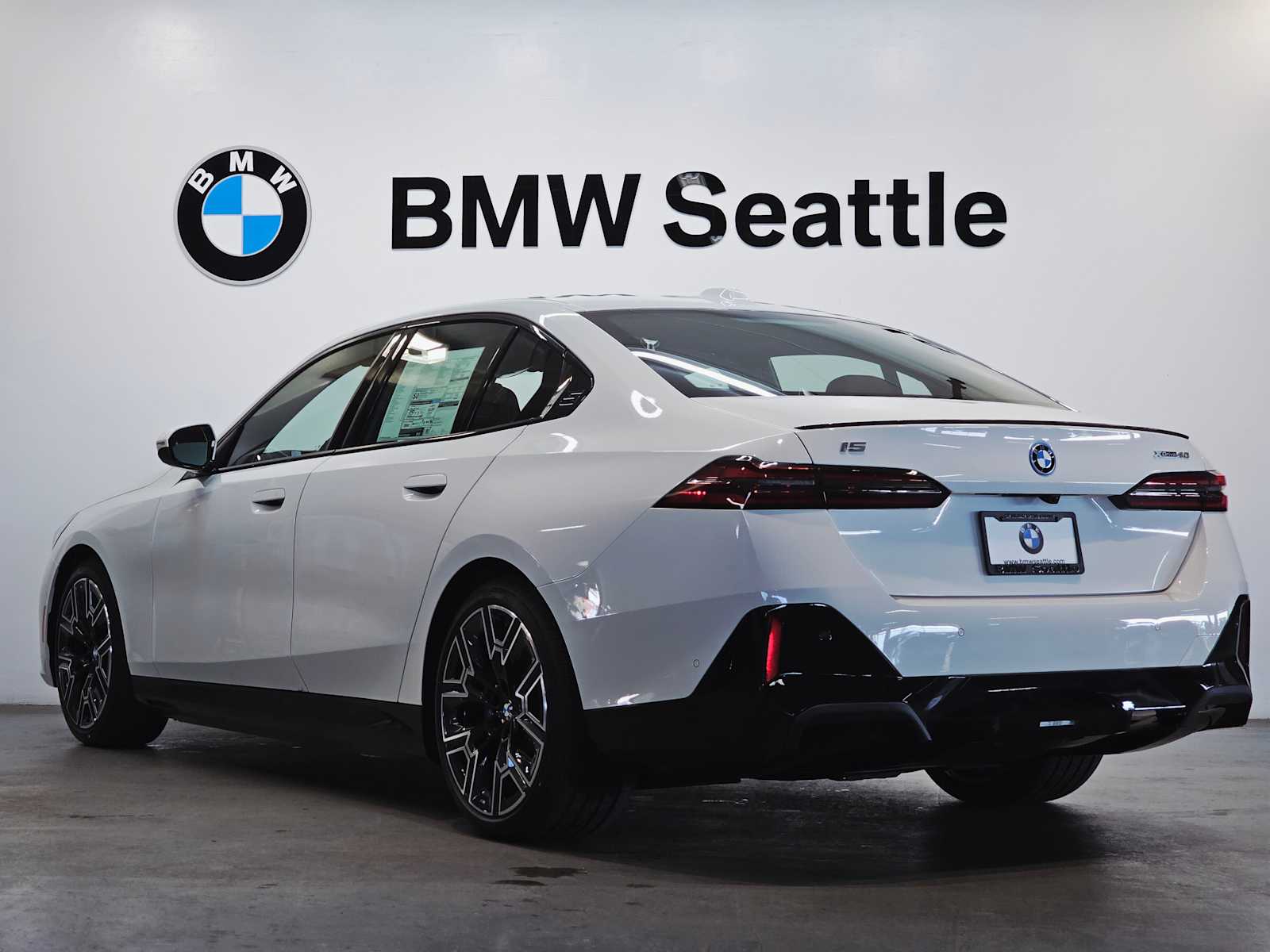 Thumbnail: 2026 BMW i5 - 4