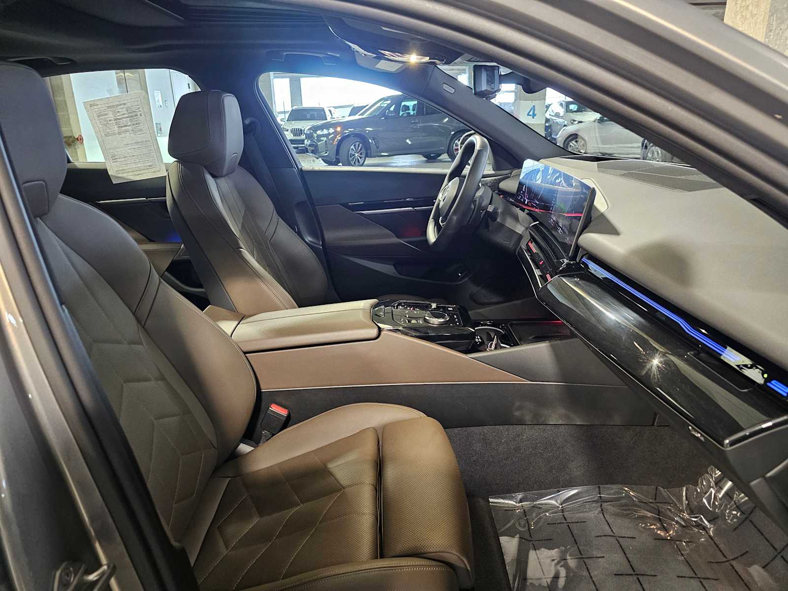 Thumbnail: 2024 BMW 5 Series - 41