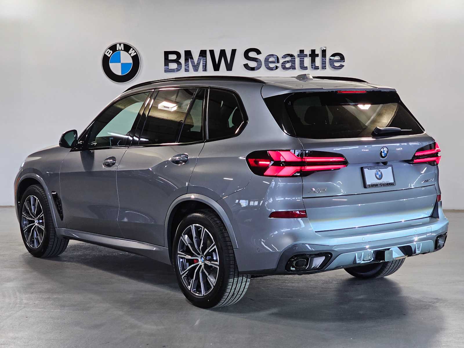 Thumbnail: 2026 BMW X5 - 4