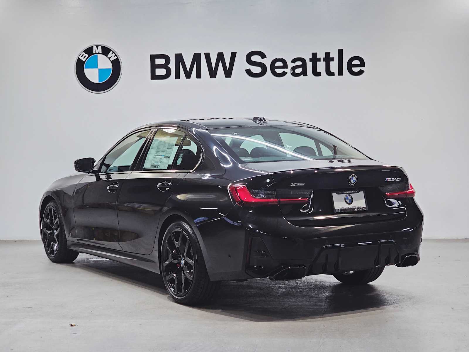 Thumbnail: 2026 BMW 3 Series - 4